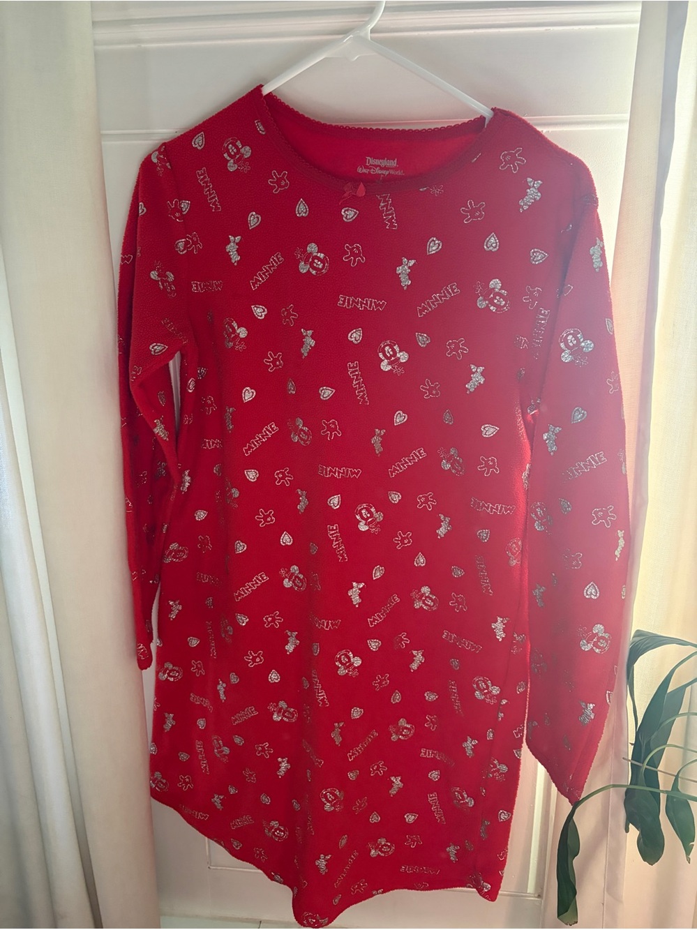 Disneyland Walt Disney World Minnie Mouse Red  Long Sleeve Pajamas Kids Size XL